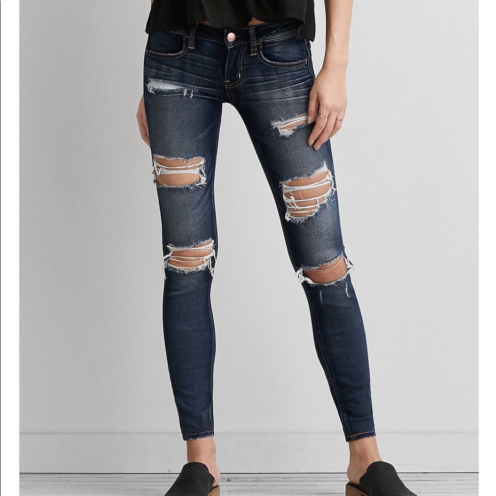 American Eagle distressed jegging jean!